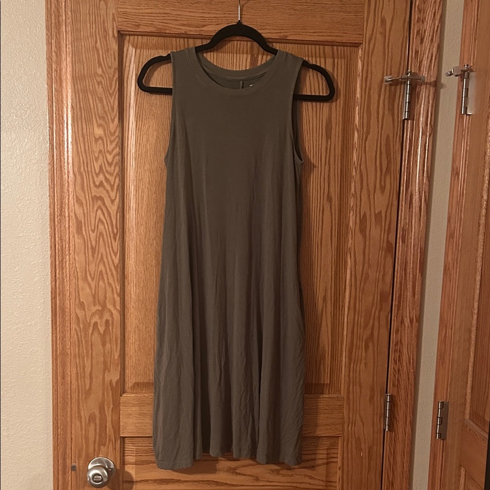 Time and Tru Sleeveless Khaki Midi Dress